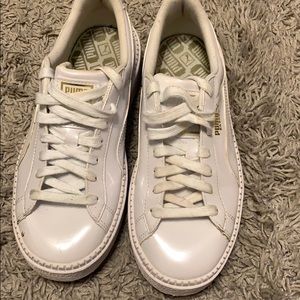 White puma shoes